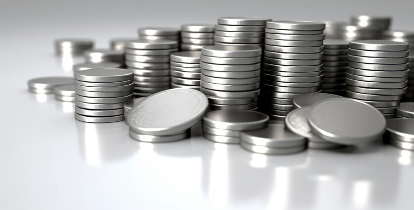 When Does the Weekly Candlestick Close in the Forex Market?