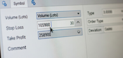 MetaTrader 4: A Comprehensive Guide to Adjusting Lot Sizes